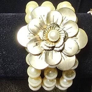 NEW faux pearl gold rose stretch bracelet statement easy wear gift classic f21